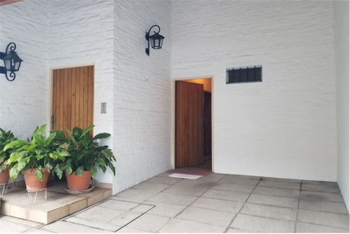Casa 5 Ambientes - Terreno U.s.a.b. 2 Saavedra Dot