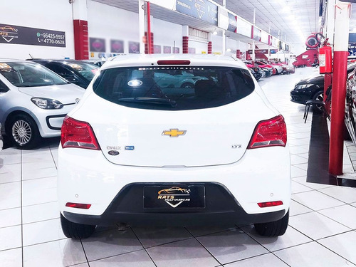 Chevrolet Onix 1.4 MPFI LTZ 8V