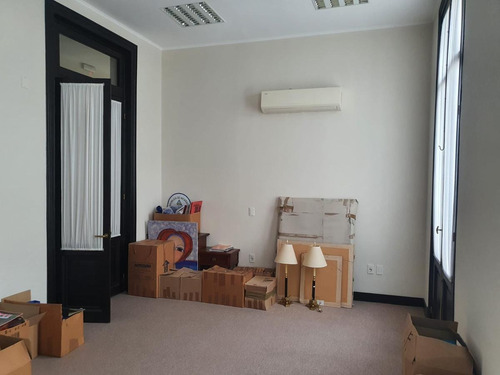 Imagen 14 de 26 de Sarandi Entre Juncal Y B Mitre, Gran Oficina De 300m2 Totalmente Reciclada!!