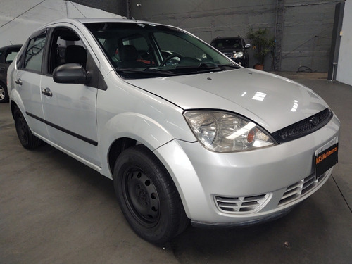 Imagem 1 de 8 de Ford Fiesta 1.6 Sedan 2005 Financio Sem Entrada