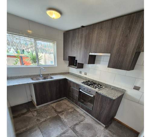 Atención! Casa De 3d+3b, Como Nueva. Oportunidad Compra.