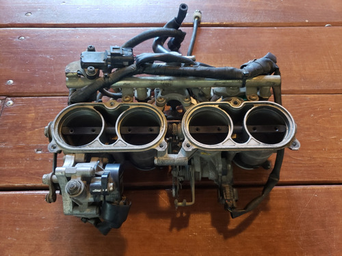 Cuerpo De Aceleracion Yamaha R1 Incompleto Año 2004 A 2006 (Usado)