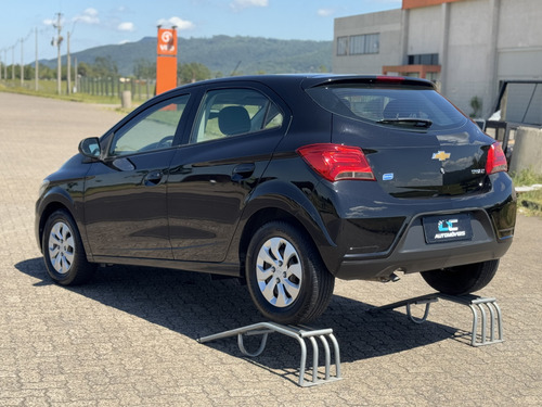 Chevrolet Onix ONIX HATCH LT 1.0 8V FlexPower 5p Mec.
