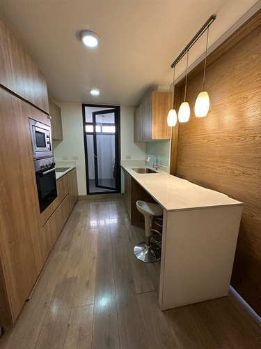 Departamento En Arriendo De 2 Dormitorios En Las Condes