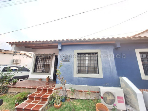 Casa En Venta Cabudare, Urb Villa Roca 24-21347 App