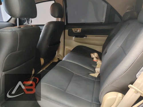 Imagen 10 de 13 de Toyota Fortuner Trd Sportivo Blindado
