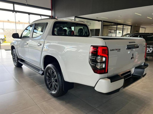 Mitsubishi L200 2.4 Triton Sport Hpe Cab. Dupla 4x4 Aut. 4p