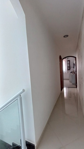 Sobrado À Venda | 3 Quartos | Suíte Com Hidro | Financiamento Disponível!