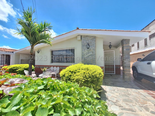 Comoda E Impecable Casa En Venta Conjunto Residencial El Centro Familiar Seguridad Tranquilidad Area Comun Jardin Estacionamiento Negoc Estef 24-3813