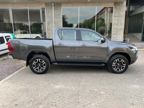 Imagen 4 de 15 de Toyota Hilux L/20 2.8 Dc 4x4 Tdi Srx 2022
