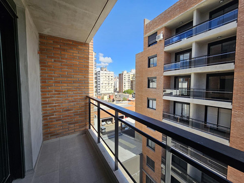 Oportunidad! Departamento De 2 Dormitorios Con Balcón