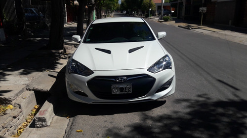 Hyundai Genesis Coupe 2.0 T