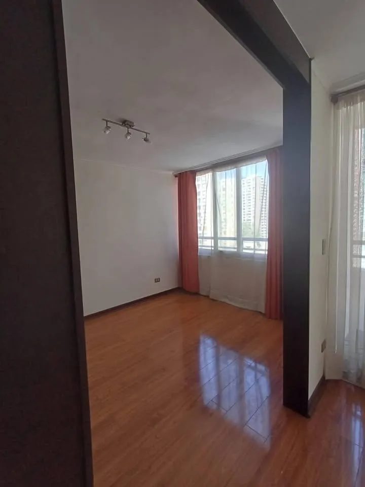 Imagen 3 de 11 de Santiago, Lira, Arriendo Departamento 320 X Lr