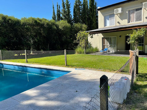 Luminosa Casa Con Piscina En El Bº San Agustin, Tigre.