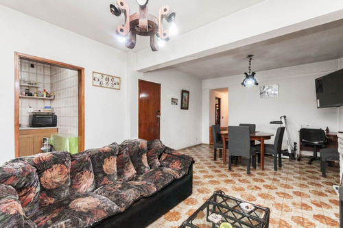 Oportunidad! Venta Galpon Con 2 Viviendas De 3amb.