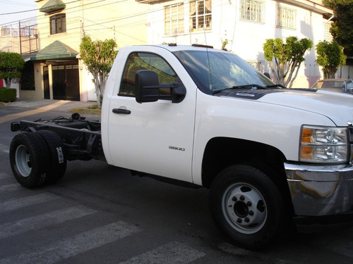 Chevrolet Silverado 2 Pts, Chasis Cabina, Mt5 2013