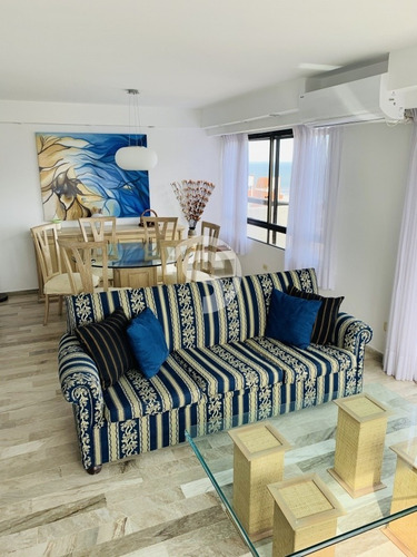 Apartamento En Venta, Primera Línea, Punta Del Este- Ref: 4474