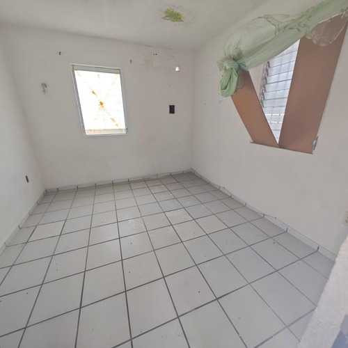 Casa En Venta, 4 Recámaras, 2 Niveles, Duplex, Sm 23, Cancún Centro.