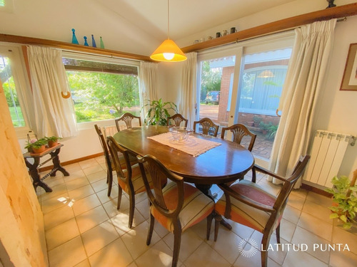 Residencia En Cantegril- Ref: 935