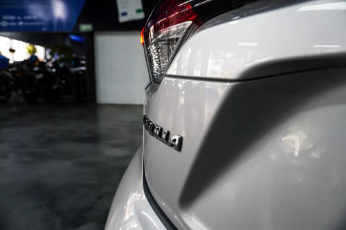 Toyota Corolla Se CVT Sd Bi Tono