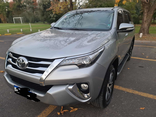 Imagen 1 de 17 de Toyota Sw4 2.8 Srx 177cv 4x4 7as At 2017