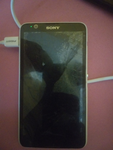 Celular Sony E2124