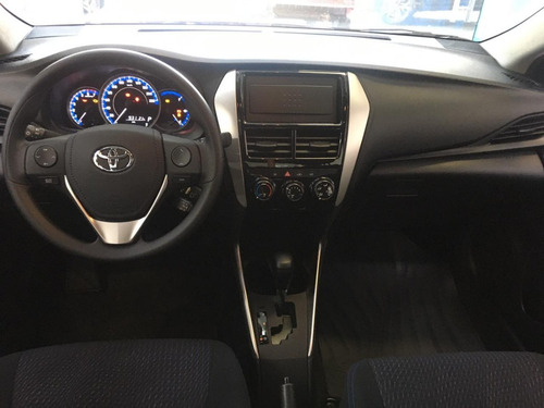 Imagem 3 de 6 de Yaris Sedan 1.5 Xl Live Cvt 2021/2022
