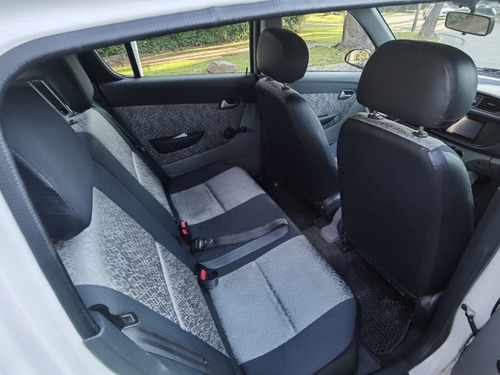 Imagen 13 de 14 de Suzuki Alto Gl