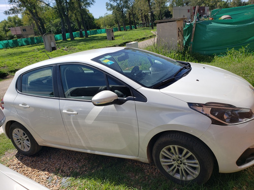 Peugeot 208 1.6 Allure Tiptronic