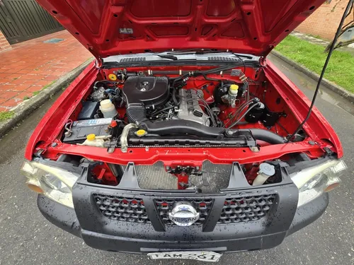 Nissan Frontier Estacas 2.4L 4x2 MT
