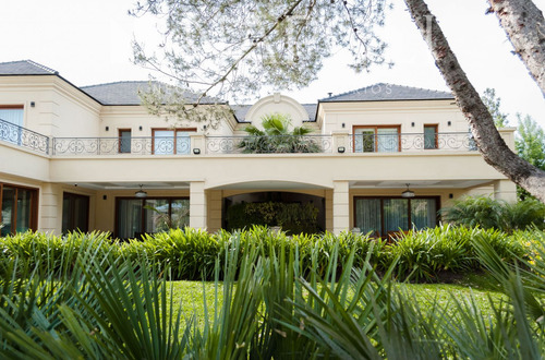 Propiedad En Venta Con Detalles De Categoría, Saint Thomas
