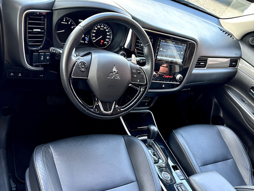 Mitsubishi Outlander 3.0 MIVEC V6 GASOLINA HPE-S AWD AUTOMÁTICO