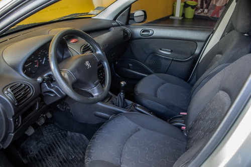 Imagen 11 de 25 de Peugeot 206 2007 1.9 Xrd Premium Gwq