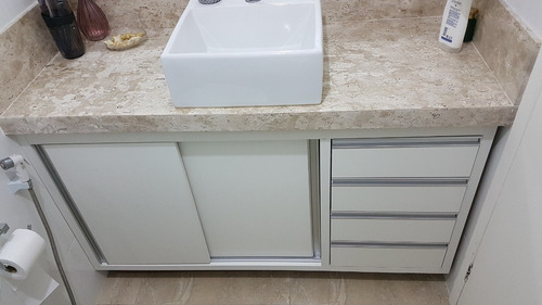 Apartamento De 70m² Com Dois Quartos, Com Uma Suíte, Todo Em Porcelanato No Bairro Bom Jardim.