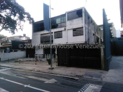 Grandioso Edificio En Las Mercedes En Venta. Ch.