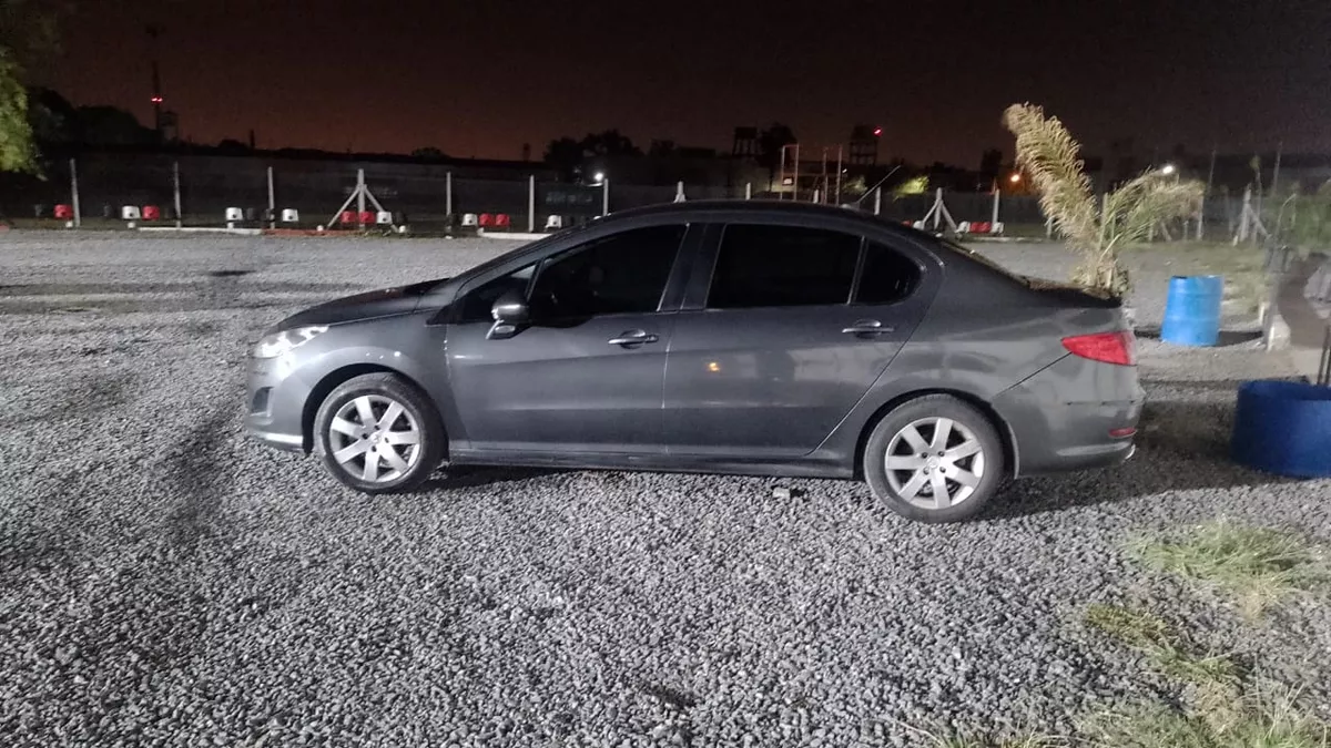 Peugeot 408 2.0 Allure 143cv