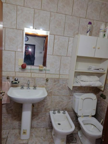 Venta Casa 6 Ambientes Jardin Parrilla Garage Barrio Constitucion