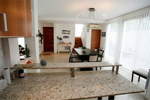 Casa Venta 3 Dormitorios, 3 Baños Y Piscina -terreno 414 Mts 2 - City Bell