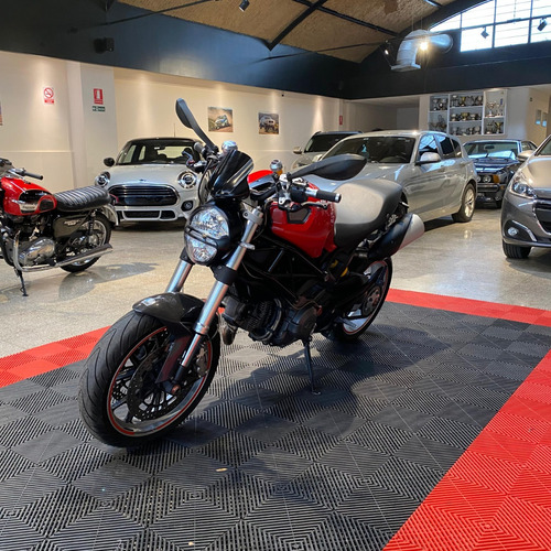 Ducati Monster 1100 Año 2010 - Hilton Motors Co.