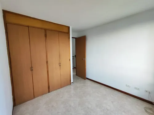 Apartamento En Arriendo En Castropol. Cod A16730