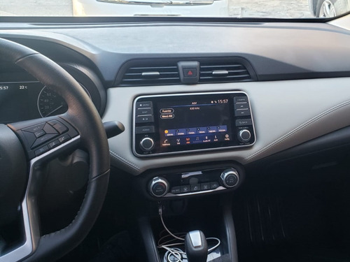 Imagen 11 de 17 de Nissan Versa 1.6 Exclusive Cvt