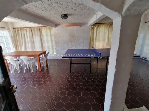 Casa De 5 Dormitorios En Pinares, Punta Del Este- Ref: 2705