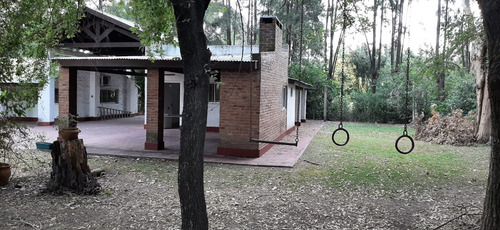 Casa Quinta Sobre French, Barrio Peluffo, Cañuelas