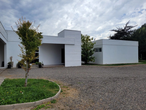 Parcela De Agrado Con Casa Moderna Y Piscina San Isidro