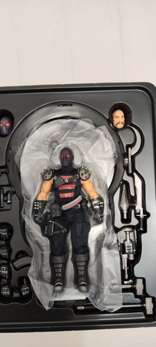 Mezco One: 12kgbeast