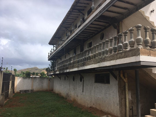 Imagen 13 de 15 de Excelente Oportunidad Casa/ Edificio Con Vista Al Mar Y Montaña. Total 8 Apartamentos Y 1000m2 Terreno. Venta Dueño Directo. Residencias (o Hotel) Uvas Del Mar.