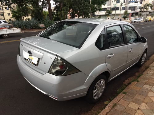 Imagem 2 de 9 de Ford Fiesta 1.6 Mpi Class Sedan 8v
