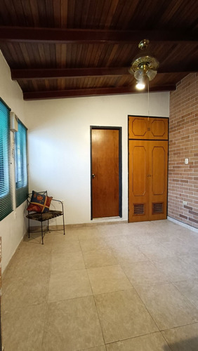 Imagen 8 de 10 de Alquila Apartoquinta En Urb Trigal Norte Valencia Carabobo Foc-1646