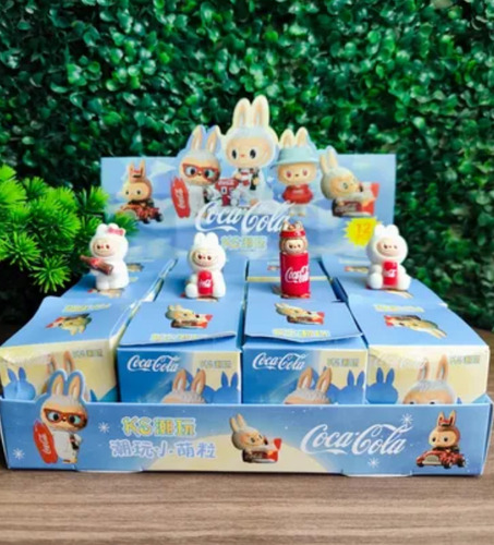Llavero Labubu Coca Cola 4 Cmts Blanco