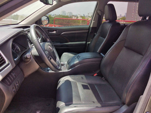 Imagen 9 de 14 de Toyota Highlander 2018 Limited Pr V6/3.5 Aut